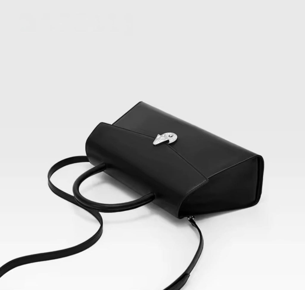 STYLISH LEATHER HANDBAG